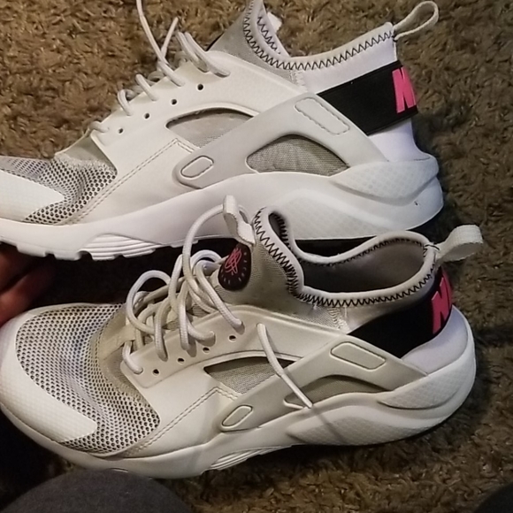 Shoes - Picture 4 of 4